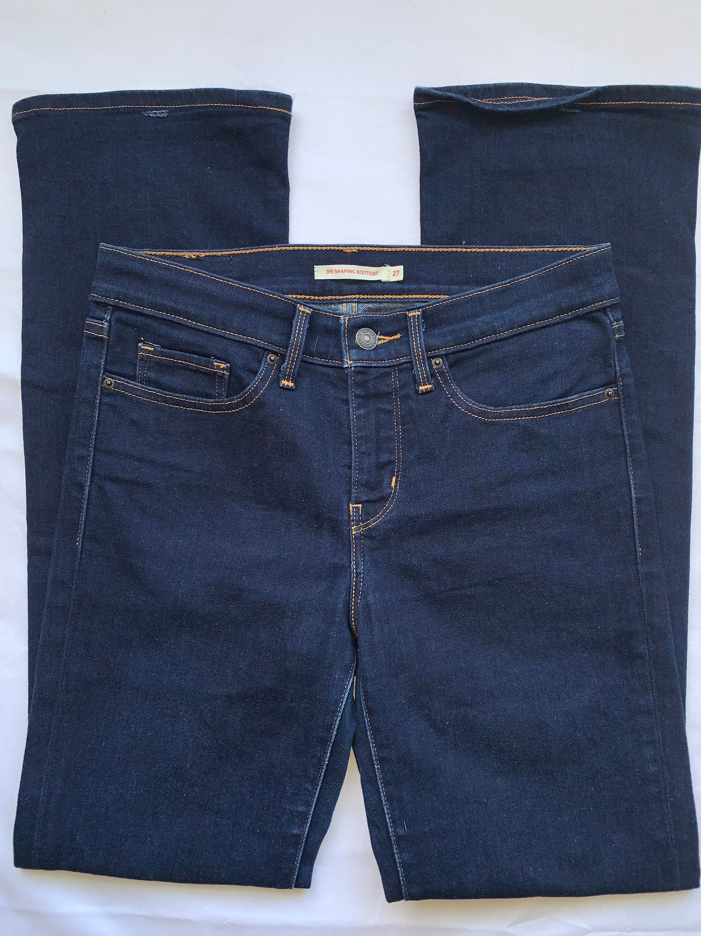 Levi’s shaping boot cut size 27