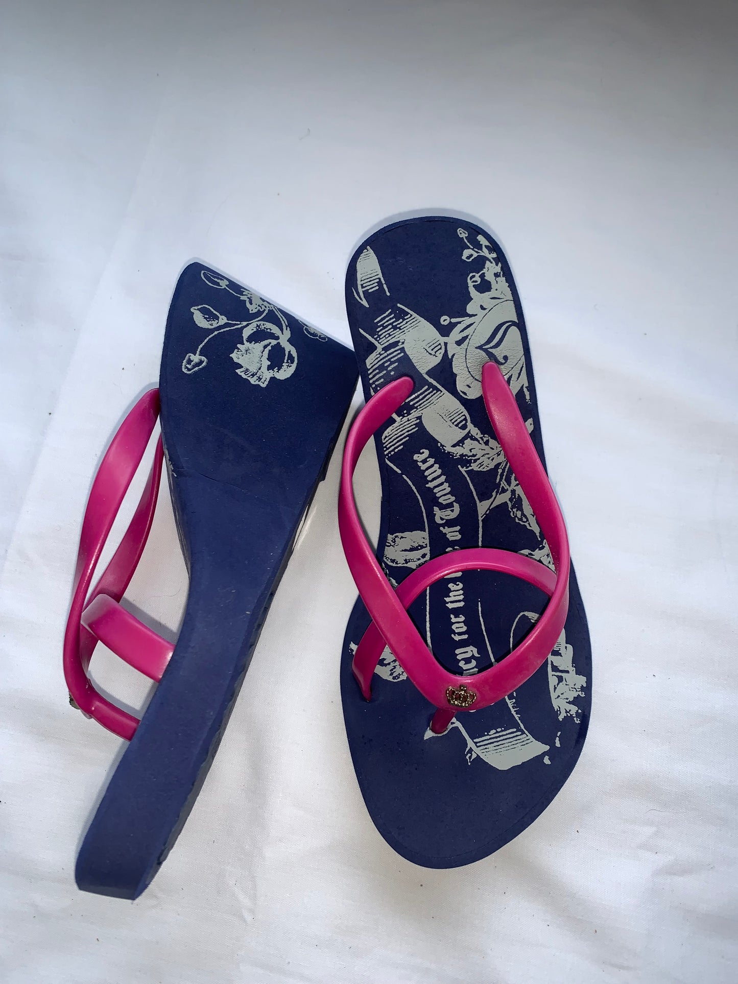Juicy couture size 6 wedges