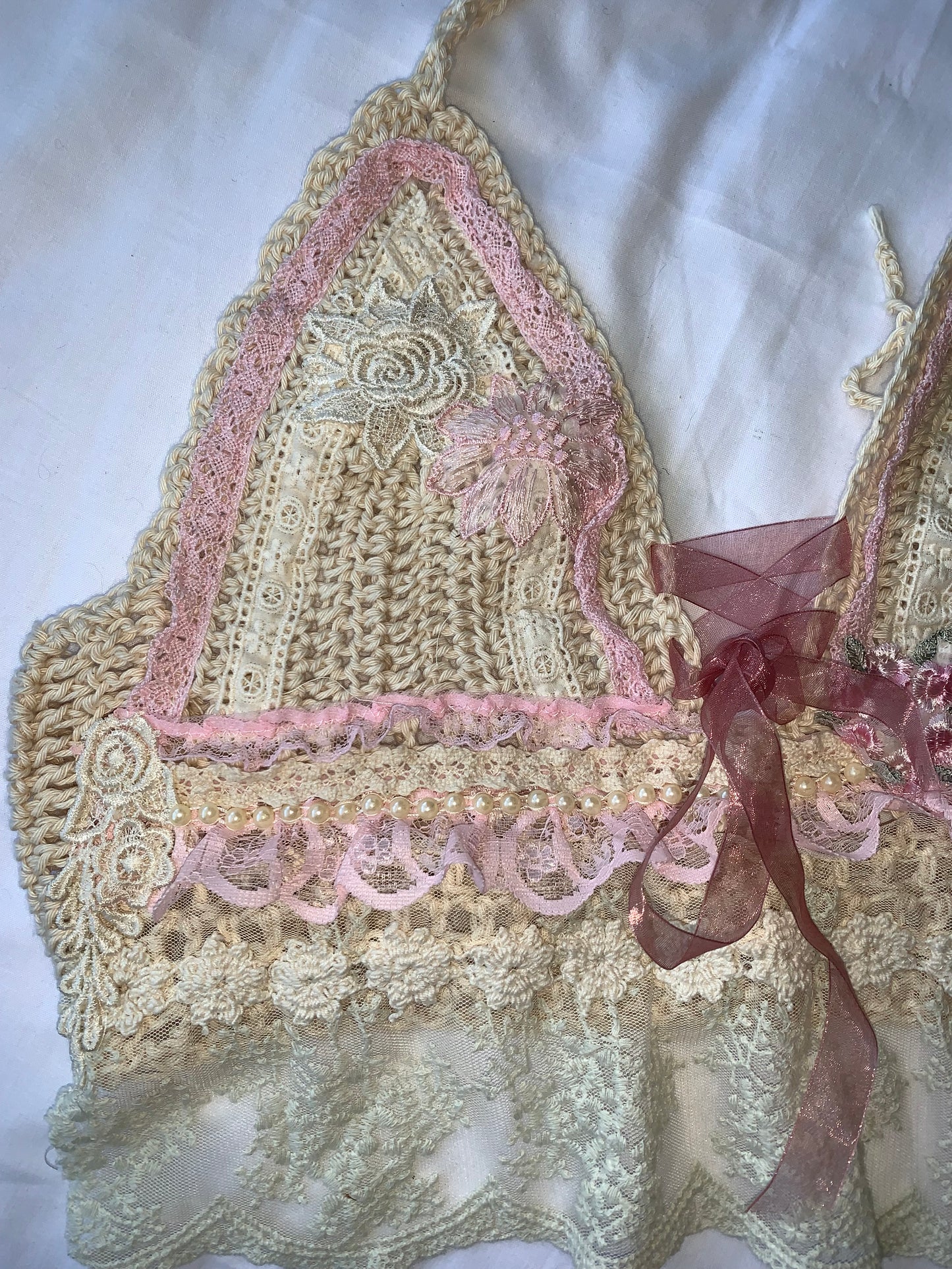 Beautiful details cream/pink top