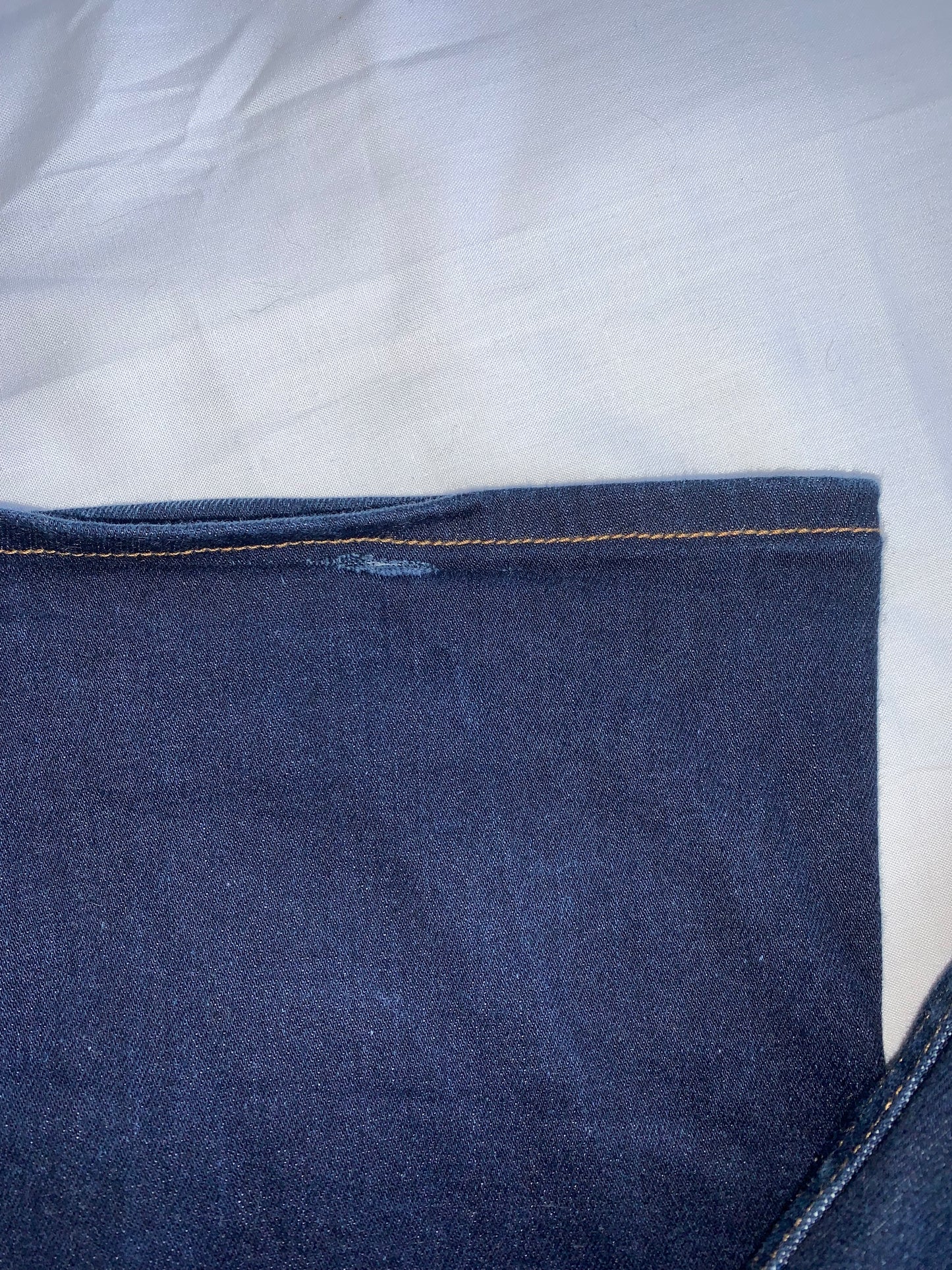 Levi’s shaping boot cut size 27